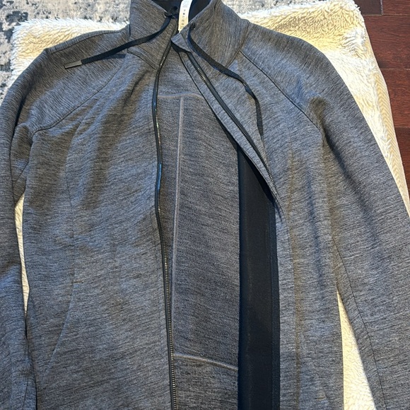Lululemon zip up never worn size 6 - Picture 5 of 7